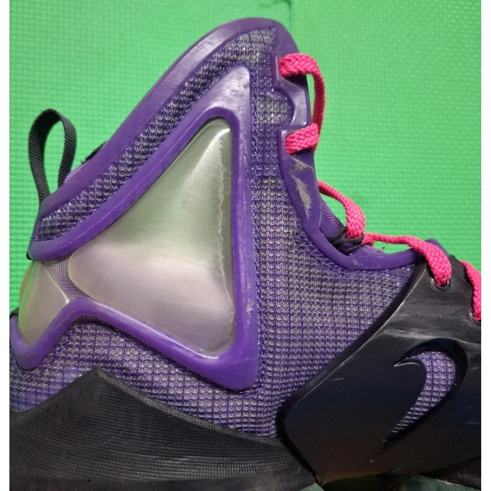 Nike Lebron 19 XIX Sneakers DJ Bron Wild Berry Shoes Us Size 10 Men's CZ0203-500